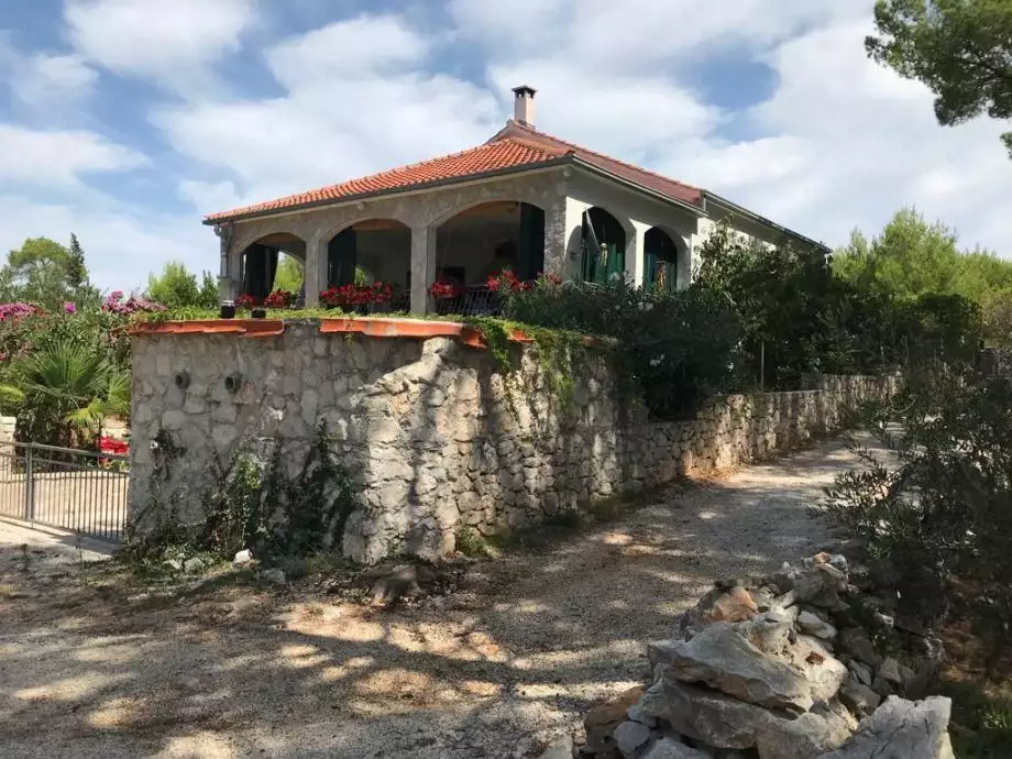 Villa 200m² in Croatia, Brac. Priced at 1253000€ rent photo-5
