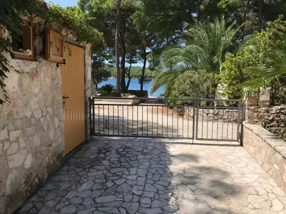 Villa 200m² in Croatia, Brac. Priced at 1253000€ rent photo-6