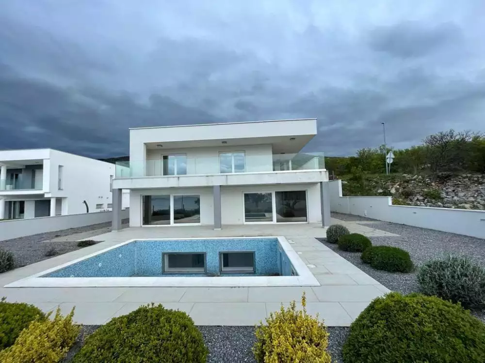 Villa 250m² in Croatia, Klenovica. Priced at 690000€ rent photo-2