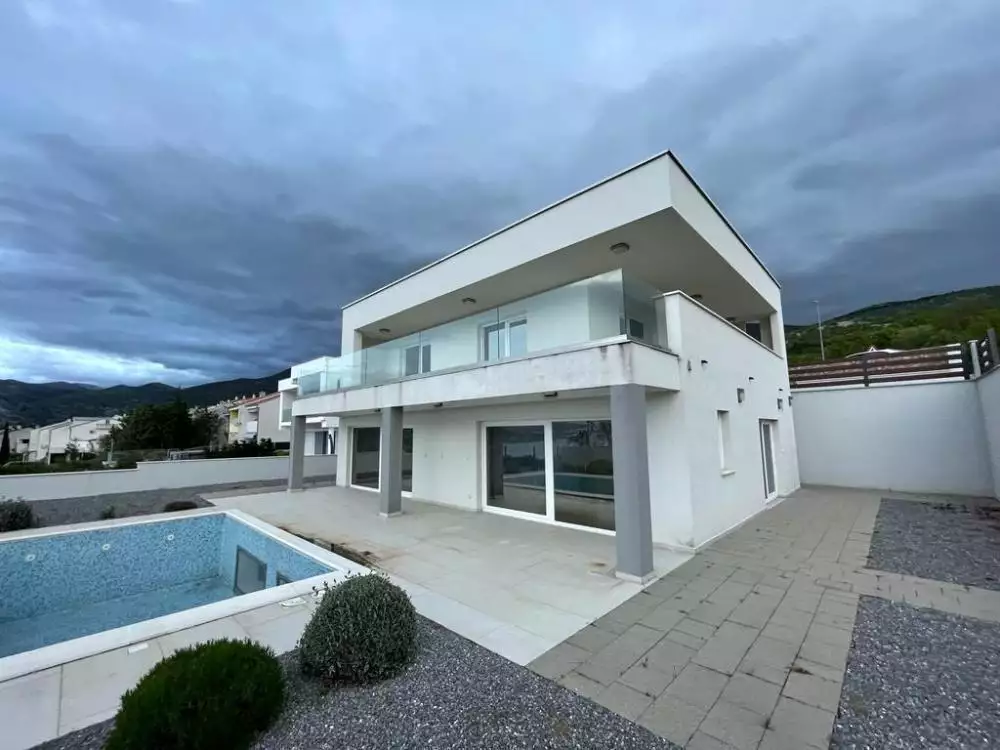 Villa 250m² in Croatia, Klenovica. Priced at 690000€ rent photo-13