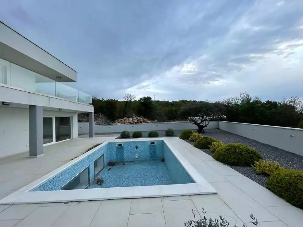 Villa 250m² in Croatia, Klenovica. Priced at 690000€ rent photo-14