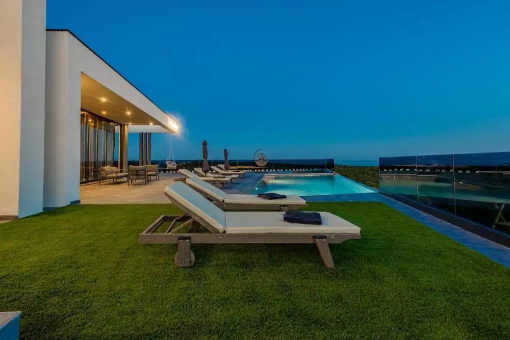 Villa 500m² in Croatia, Novalja. Priced at 4000000€ rent photo-2
