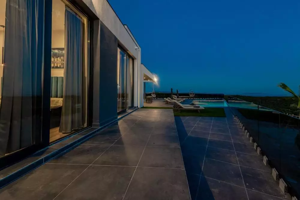 Villa 500m² in Croatia, Novalja. Priced at 4000000€ rent photo-4