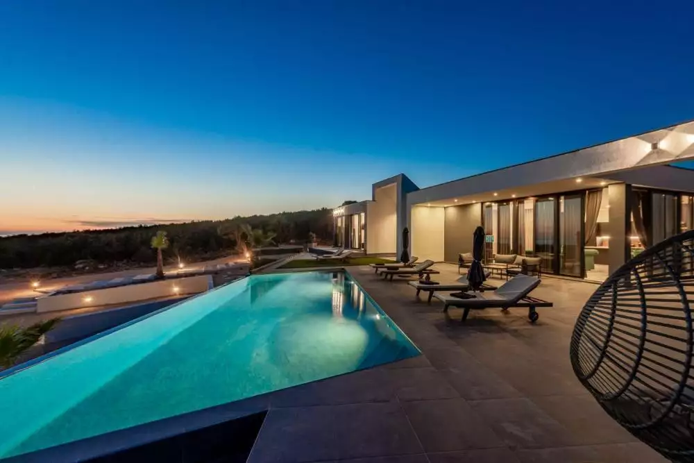 Villa 500m² in Croatia, Novalja. Priced at 4000000€ rent photo-5