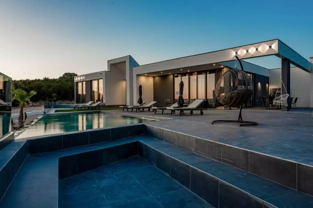 Villa 500m² in Croatia, Novalja. Priced at 4000000€ rent photo-6