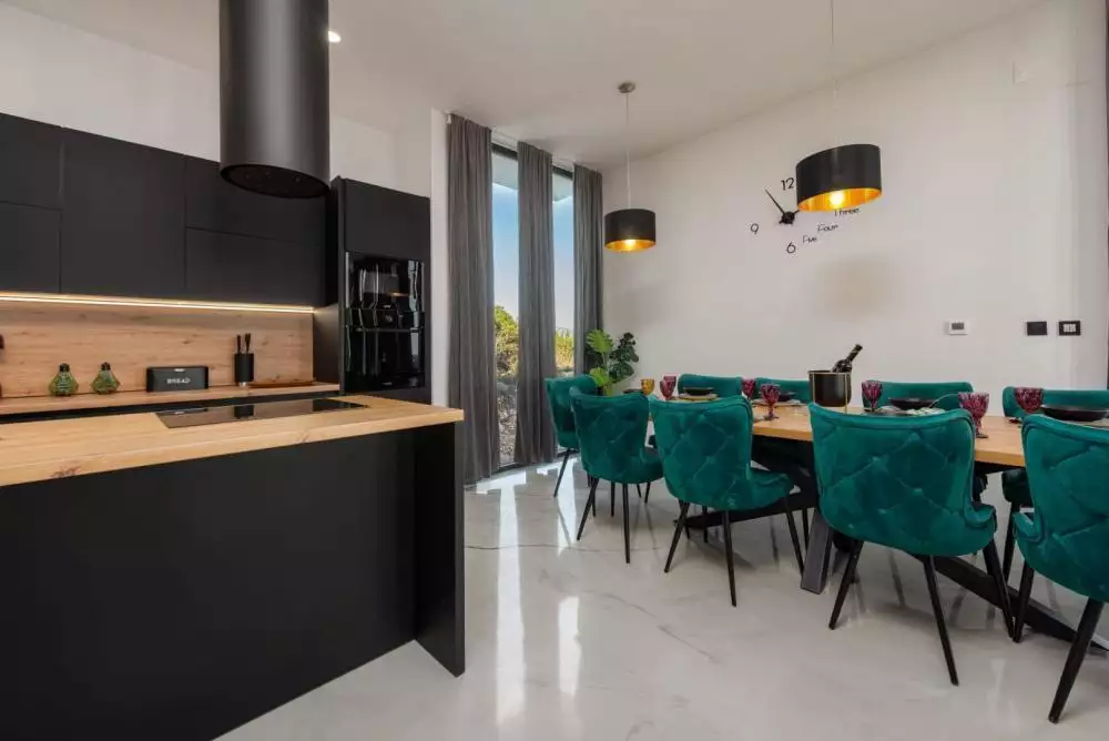 Villa 500m² in Croatia, Novalja. Priced at 4000000€ rent photo-9