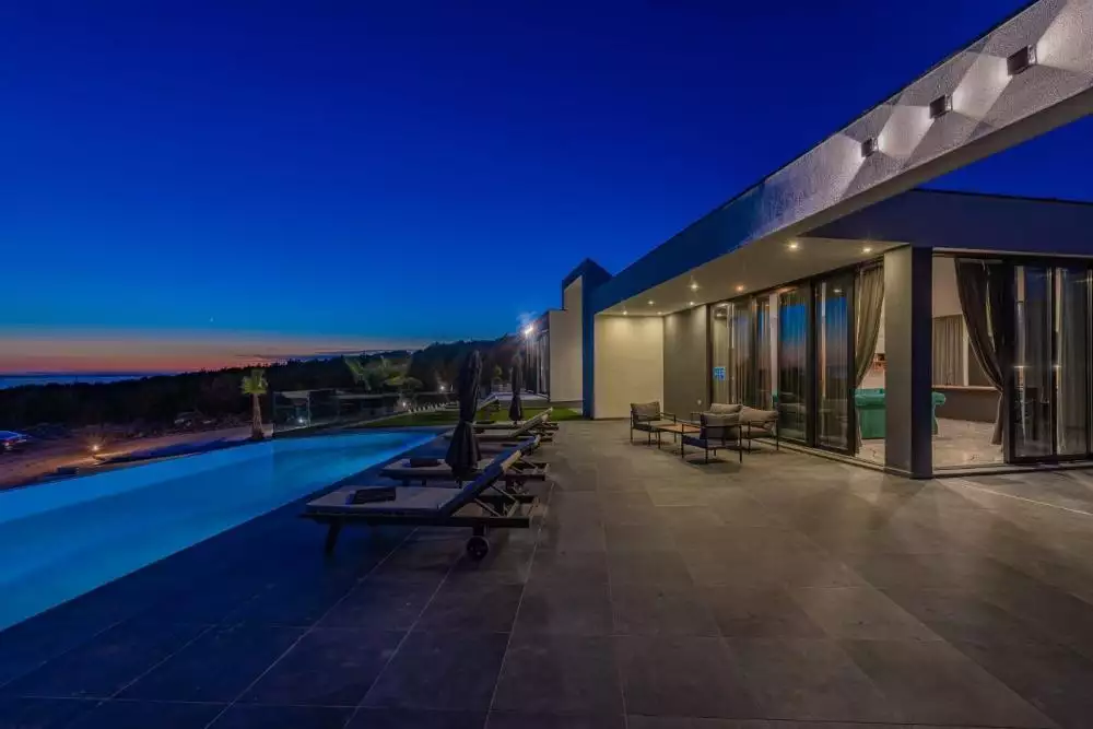 Villa 500m² in Croatia, Novalja. Priced at 4000000€ rent photo-25