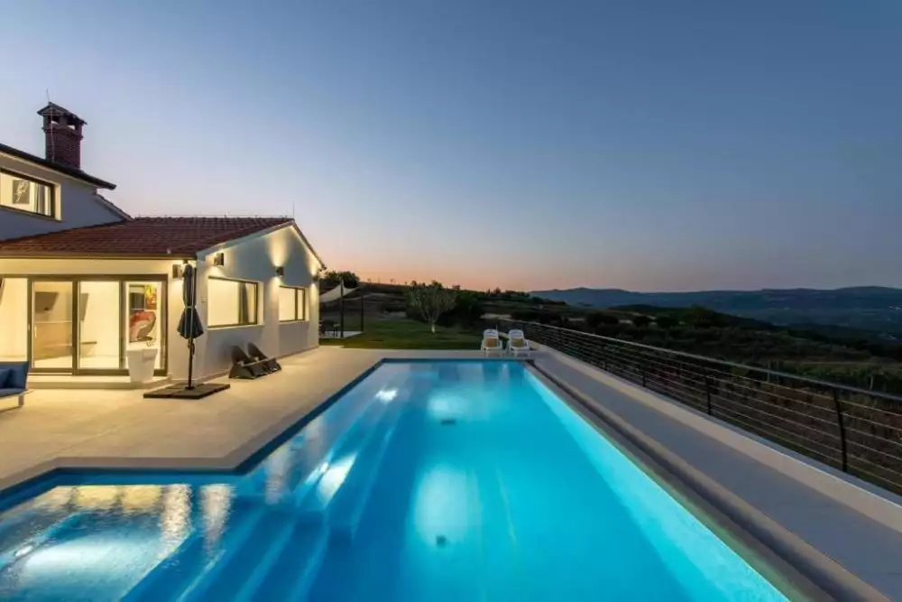 Villa 200m² in Croatia, Buzet. Priced at 2075000€ rent photo-7