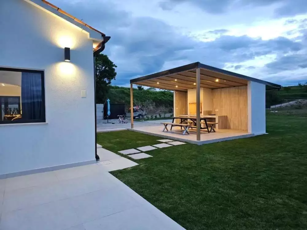 Villa 200m² in Croatia, Buzet. Priced at 2075000€ rent photo-11