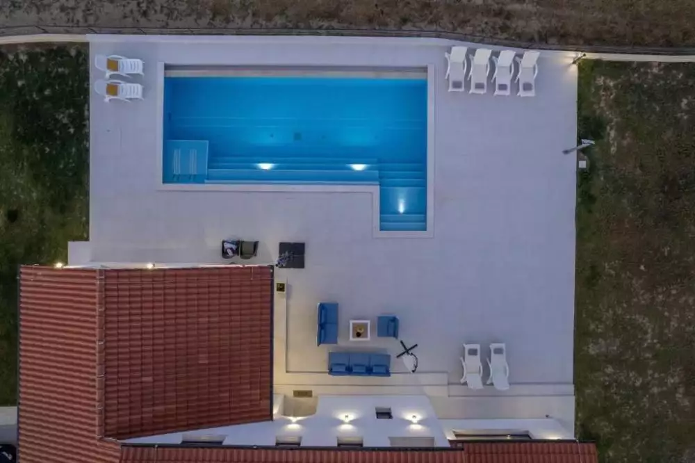 Villa 200m² in Croatia, Buzet. Priced at 2075000€ rent photo-12