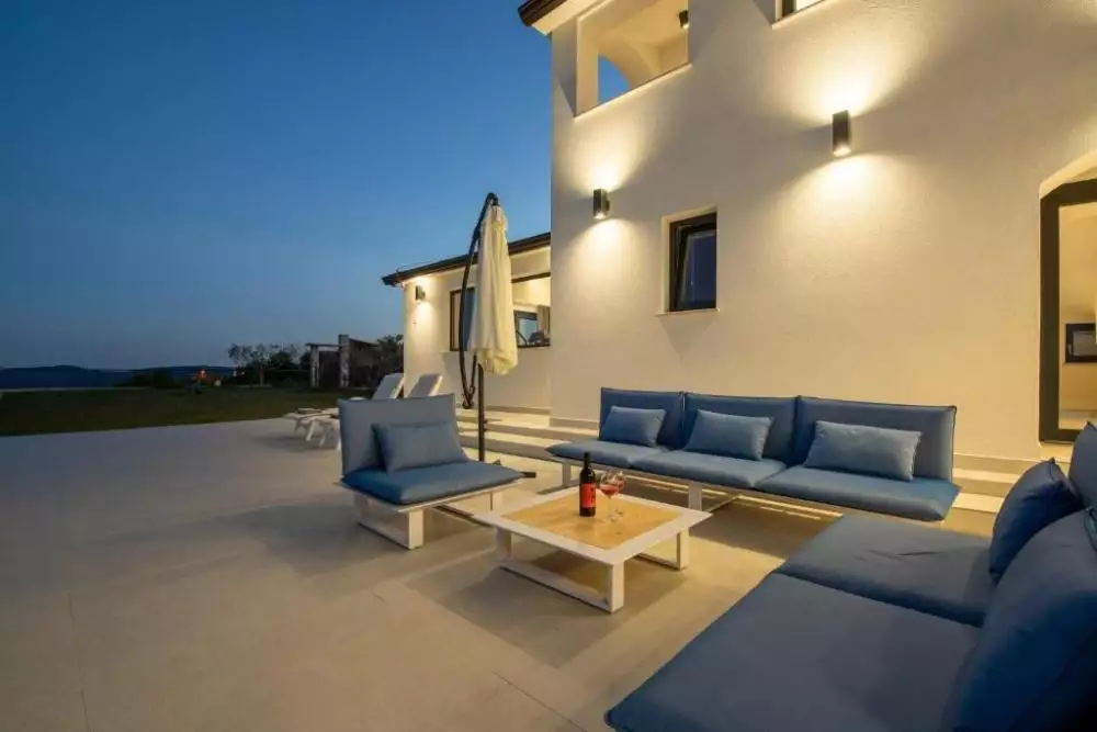 Villa 200m² in Croatia, Buzet. Priced at 2075000€ rent photo-18