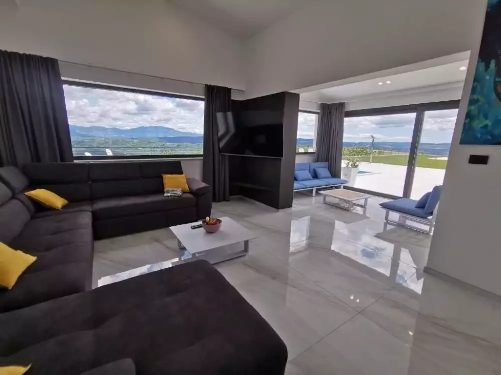 Villa 200m² in Croatia, Buzet. Priced at 2075000€ rent photo-21