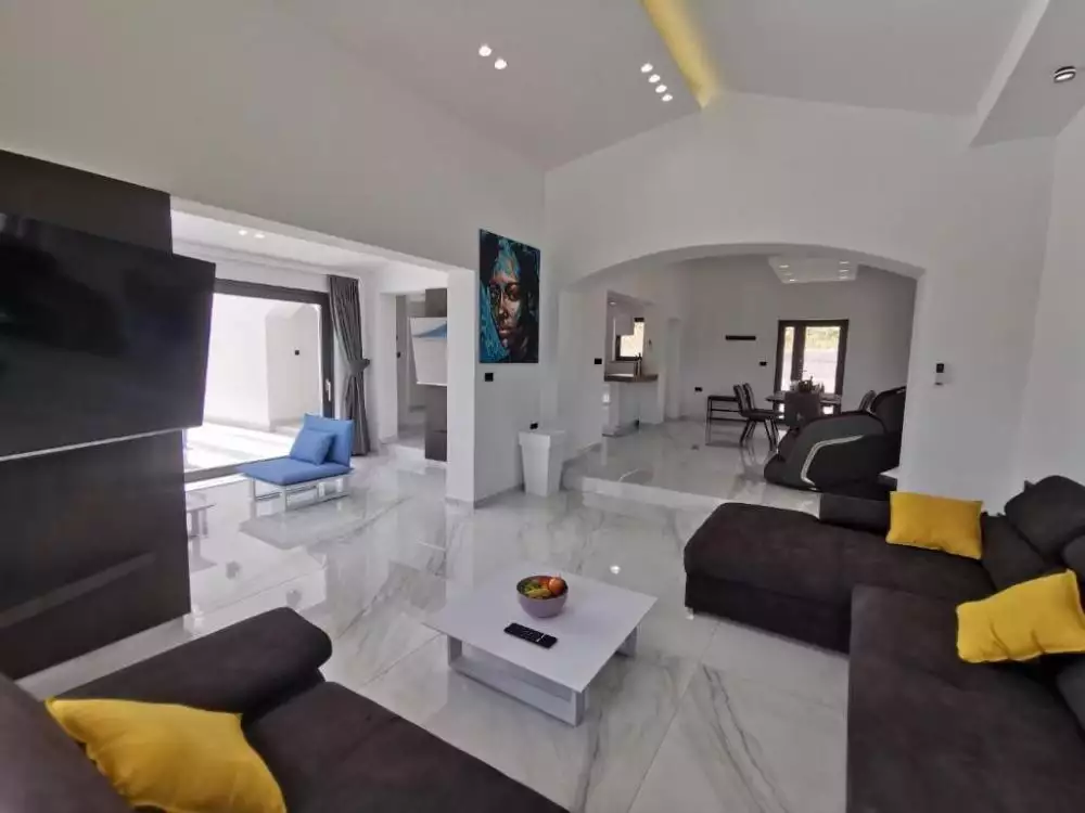 Villa 200m² in Croatia, Buzet. Priced at 2075000€ rent photo-25