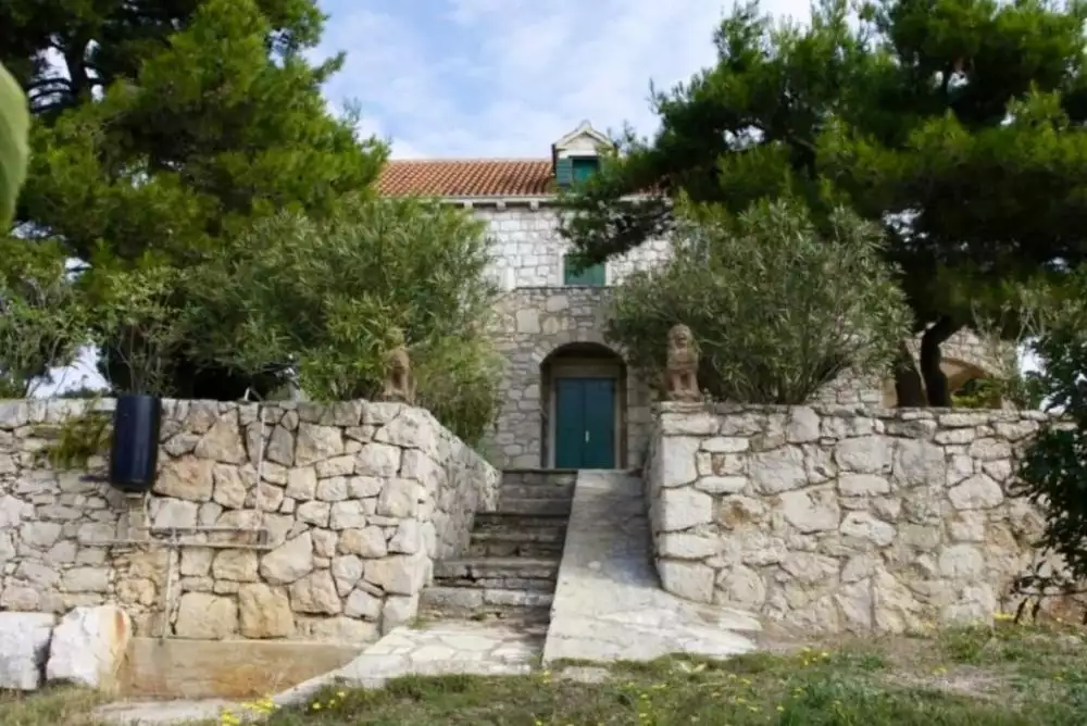 Villa 545m² in Croatia, Murter. Priced at 2950000€ rent photo-24