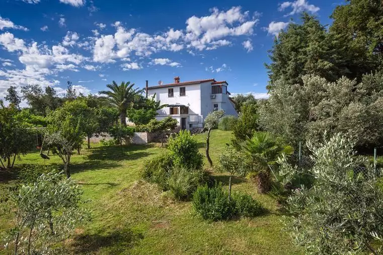 Villa 240m² in Croatia, Medulin. Priced at 2100000€ rent photo-11