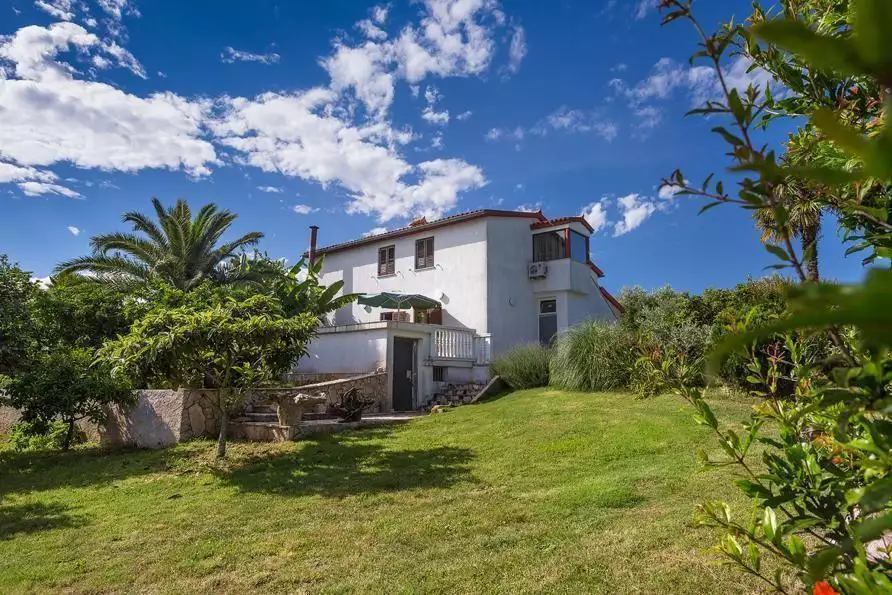 Villa 240m² in Croatia, Medulin. Priced at 2100000€ rent photo-12