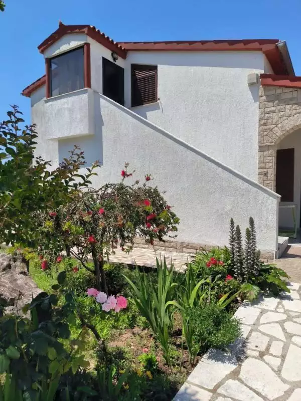 Villa 240m² in Croatia, Medulin. Priced at 2100000€ rent photo-13