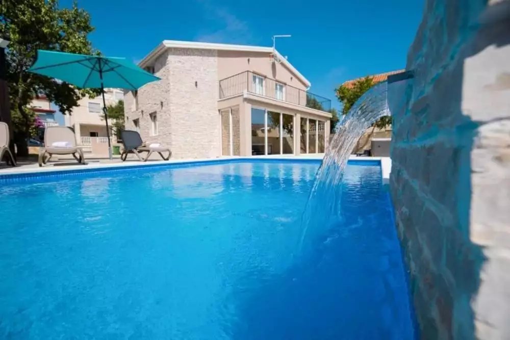 Villa 280m² in Portugal, Tavira. Priced at 1000000€ rent photo-6