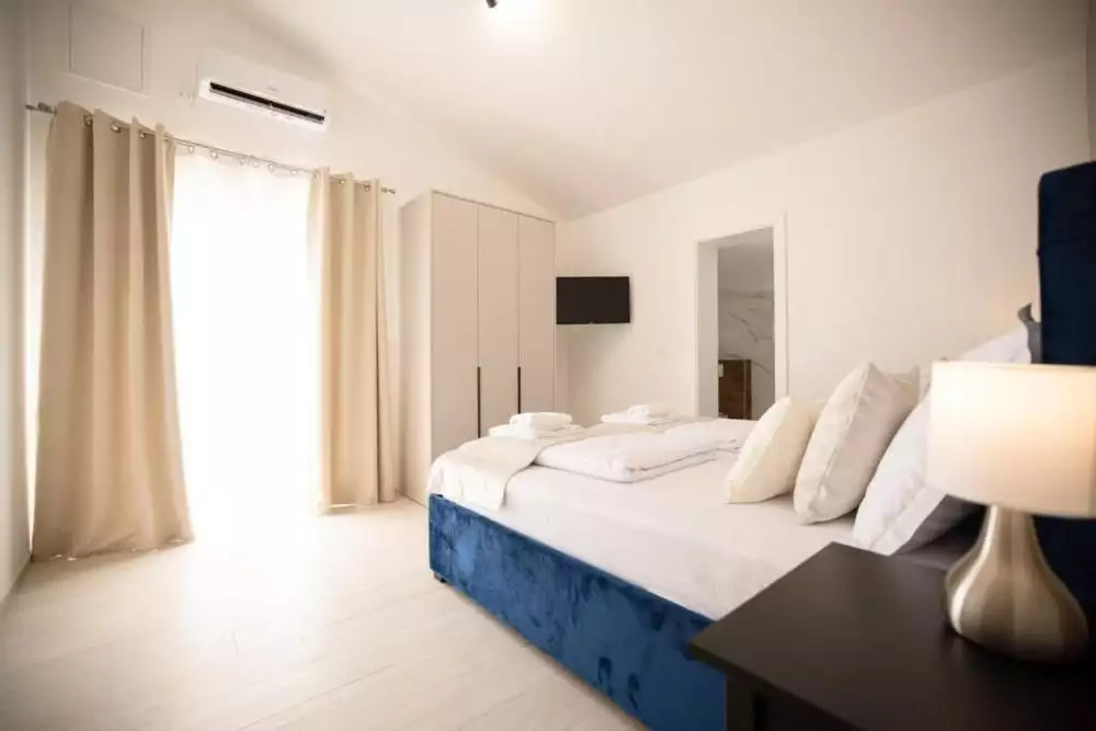 Villa 280m² in Portugal, Tavira. Priced at 1000000€ rent photo-24