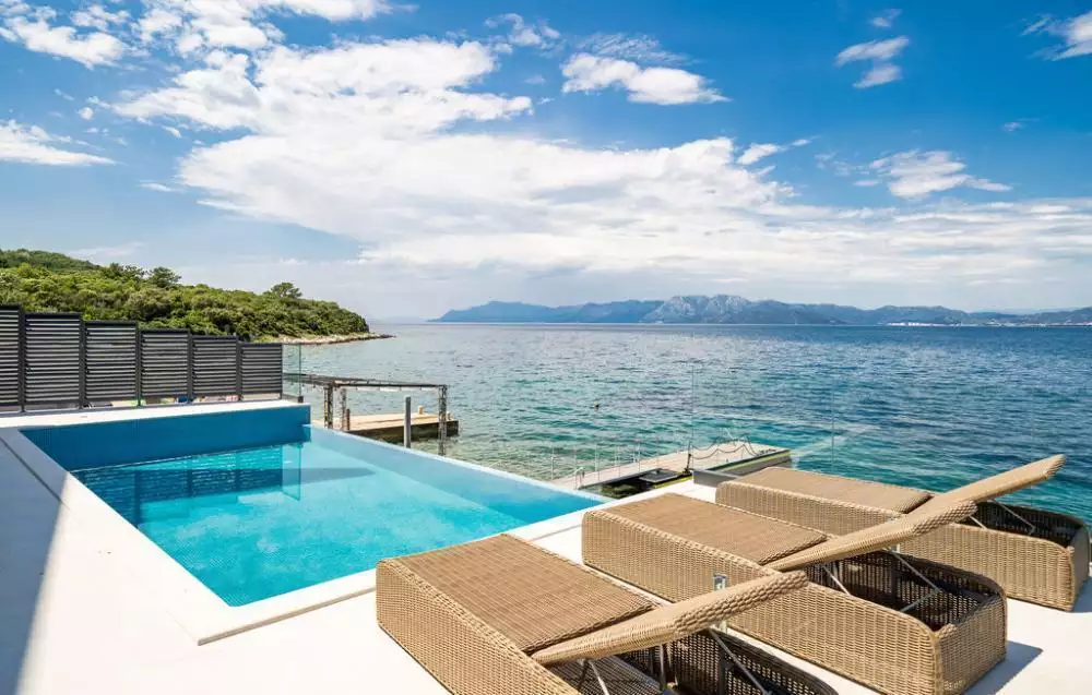 Villa 440m² in Croatia, Pejesac. Priced at 2075000€ rent photo-2