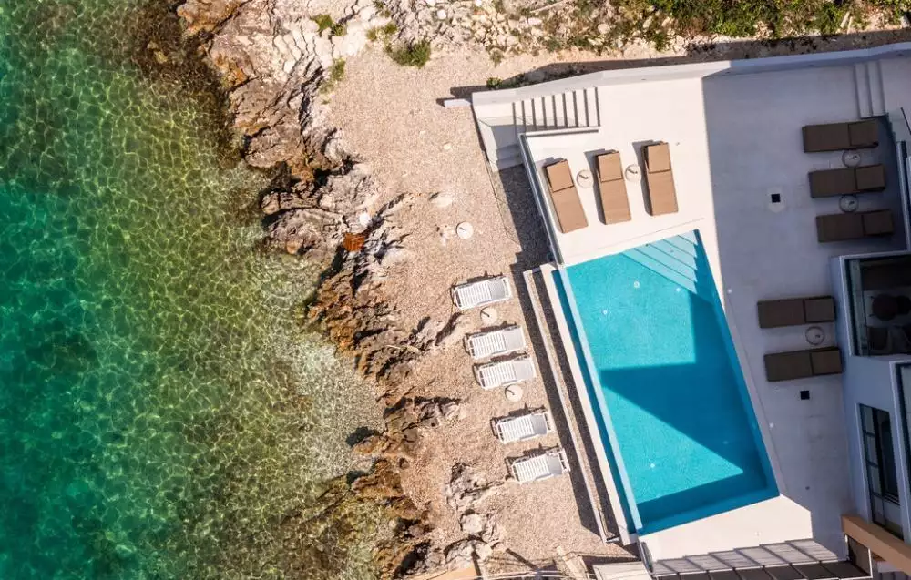Villa 440m² in Croatia, Pejesac. Priced at 2075000€ rent photo-3