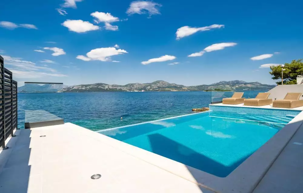 Villa 440m² in Croatia, Pejesac. Priced at 2075000€ rent photo-4