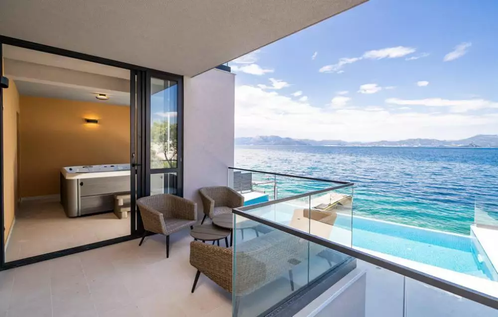 Villa 440m² in Croatia, Pejesac. Priced at 2075000€ rent photo-11