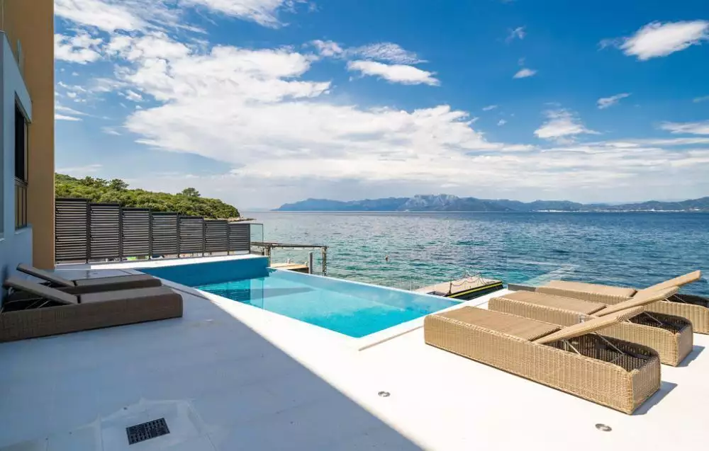 Villa 440m² in Croatia, Pejesac. Priced at 2075000€ rent photo-13