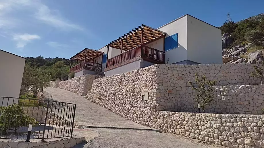 Hotels 1m² in Croatia, Ploce. Priced at 1800000€ rent photo-12