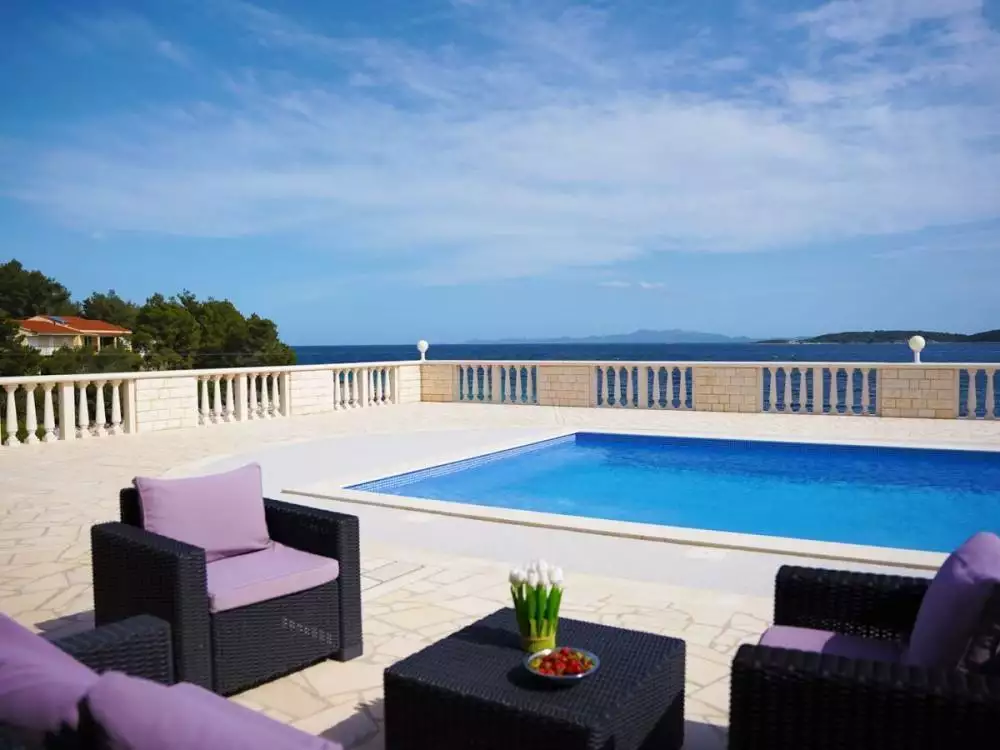 Villa 450m² in Croatia, Korcula. Priced at 1400000€ rent photo-6