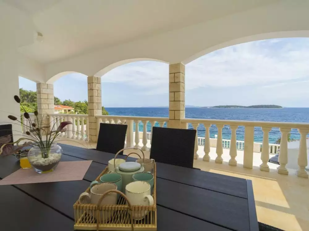 Villa 450m² in Croatia, Korcula. Priced at 1400000€ rent photo-11