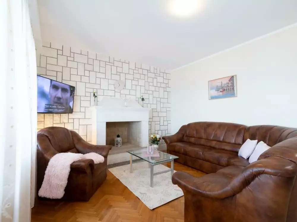 Villa 450m² in Croatia, Korcula. Priced at 1400000€ rent photo-17