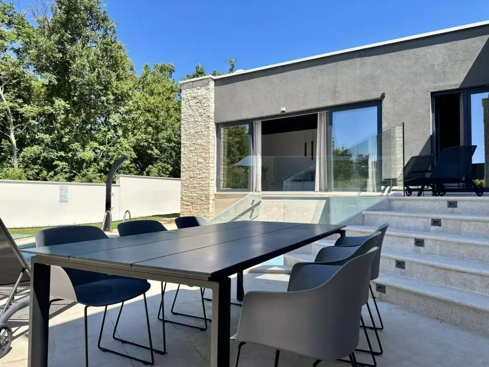 Villa 400m² in Croatia, Umag. Priced at 1550000€ rent photo-2