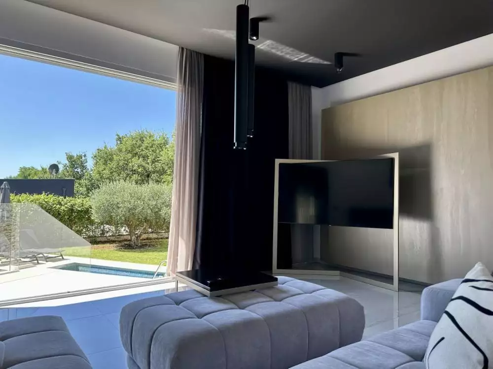 Villa 400m² in Croatia, Umag. Priced at 1550000€ rent photo-3
