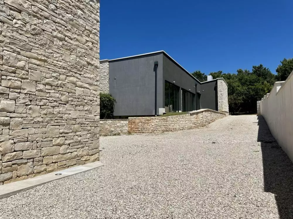 Villa 400m² in Croatia, Umag. Priced at 1550000€ rent photo-15