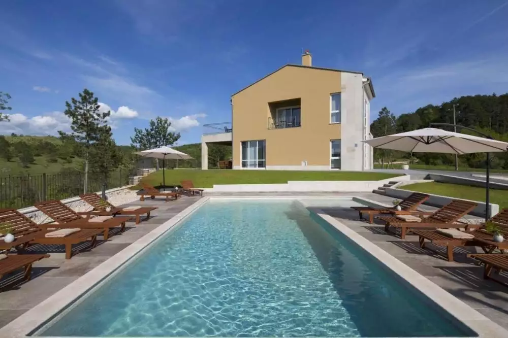 Hotels 820m² in Croatia, Motovun. Priced at 2200000€ rent photo-1