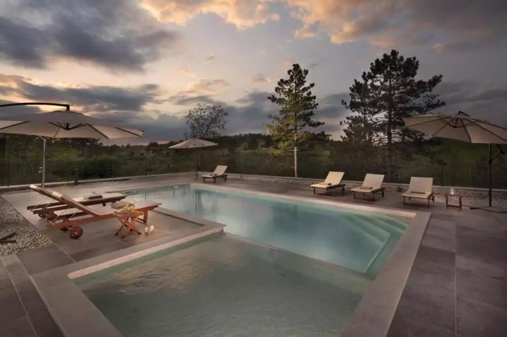 Hotels 820m² in Croatia, Motovun. Priced at 2200000€ rent photo-4