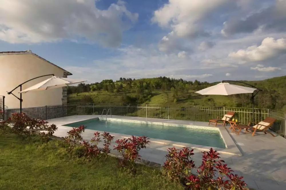 Hotels 820m² in Croatia, Motovun. Priced at 2200000€ rent photo-6