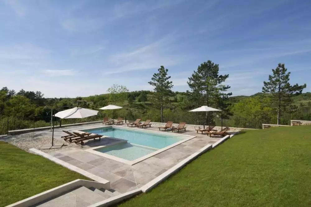 Hotels 820m² in Croatia, Motovun. Priced at 2200000€ rent photo-8