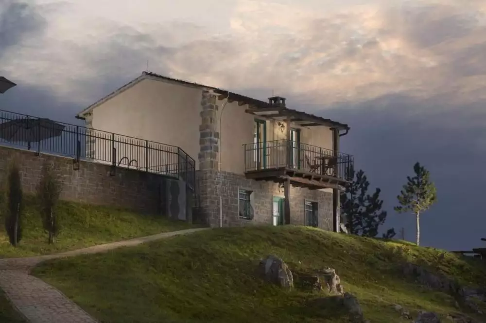 Hotels 820m² in Croatia, Motovun. Priced at 2200000€ rent photo-11