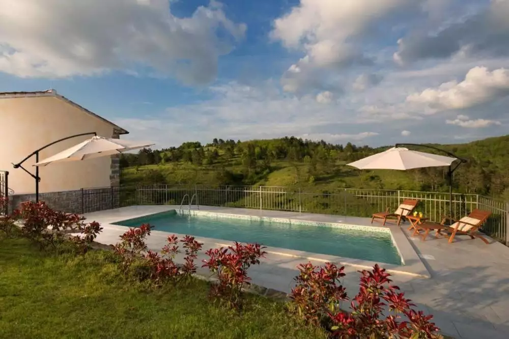 Hotels 820m² in Croatia, Motovun. Priced at 2200000€ rent photo-12