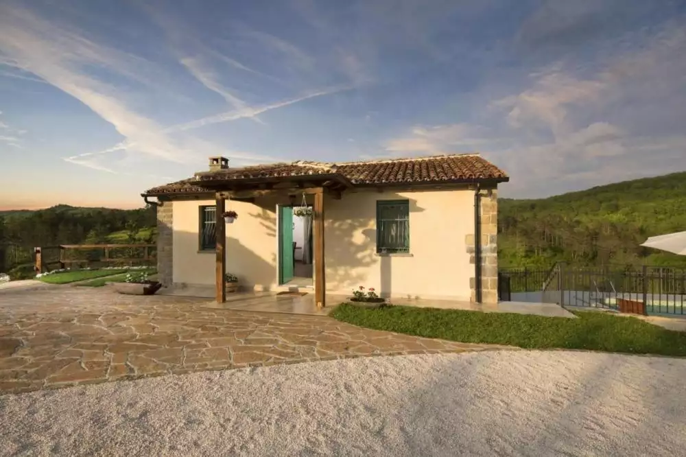 Hotels 820m² in Croatia, Motovun. Priced at 2200000€ rent photo-16