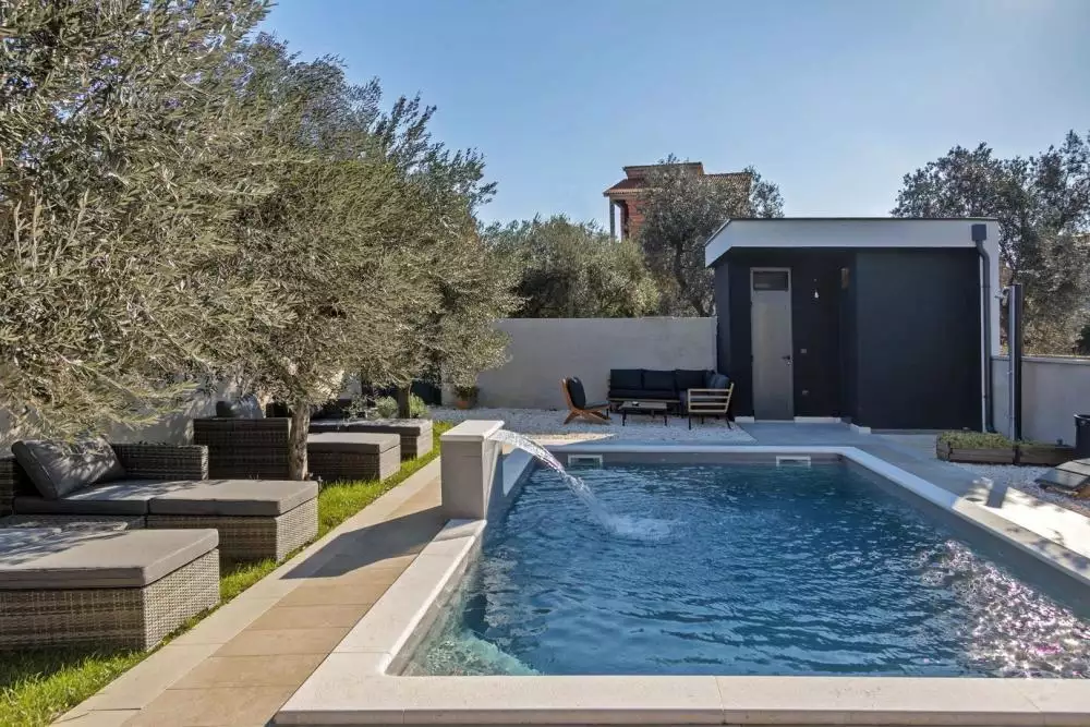 Villa 218m² in Croatia, Medulin. Priced at 820000€ rent photo-1