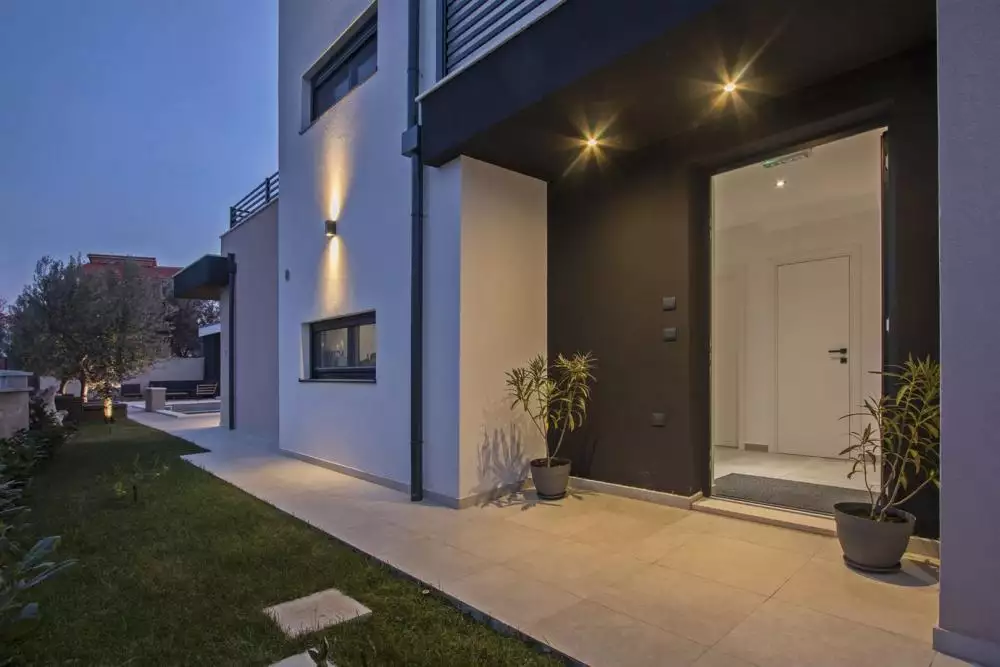 Villa 218m² in Croatia, Medulin. Priced at 820000€ rent photo-4