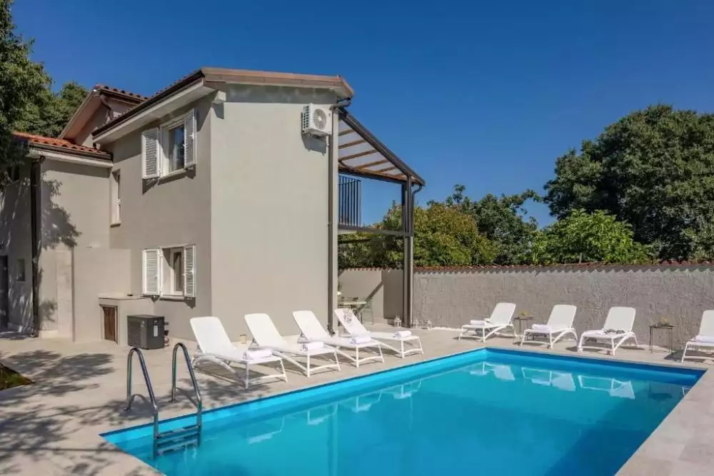 Villa 165m² in Croatia, Brtonigla. Priced at 690000€ rent photo-1