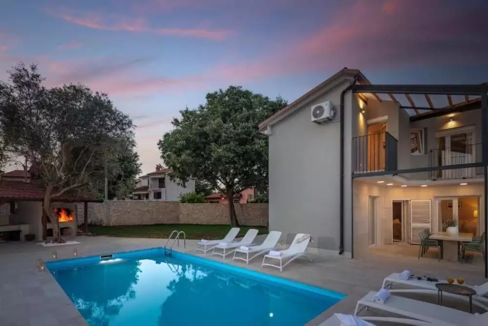 Villa 165m² in Croatia, Brtonigla. Priced at 690000€ rent photo-25