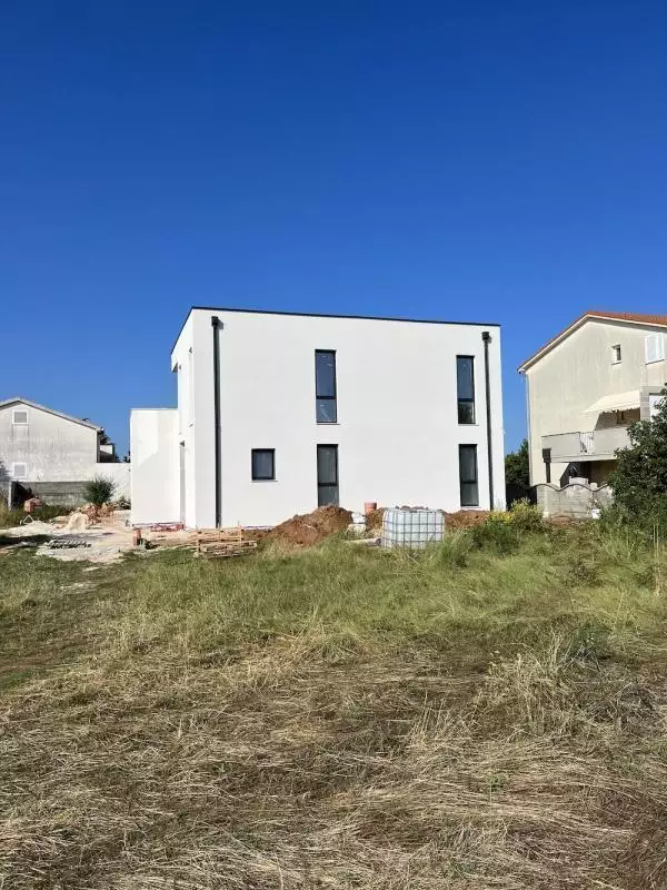 Villa 125m² in Croatia, Vrsi. Priced at 595000€ rent photo-17