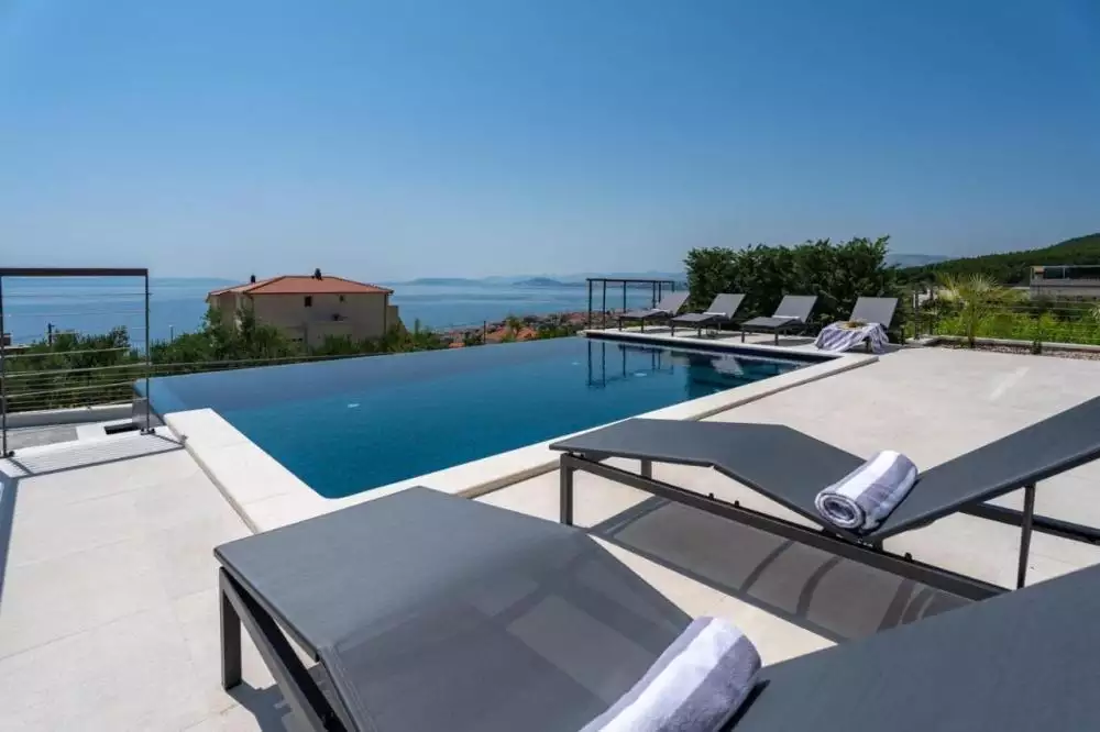 Villa 320m² in Croatia, Split. Priced at 1550000€ rent photo-3