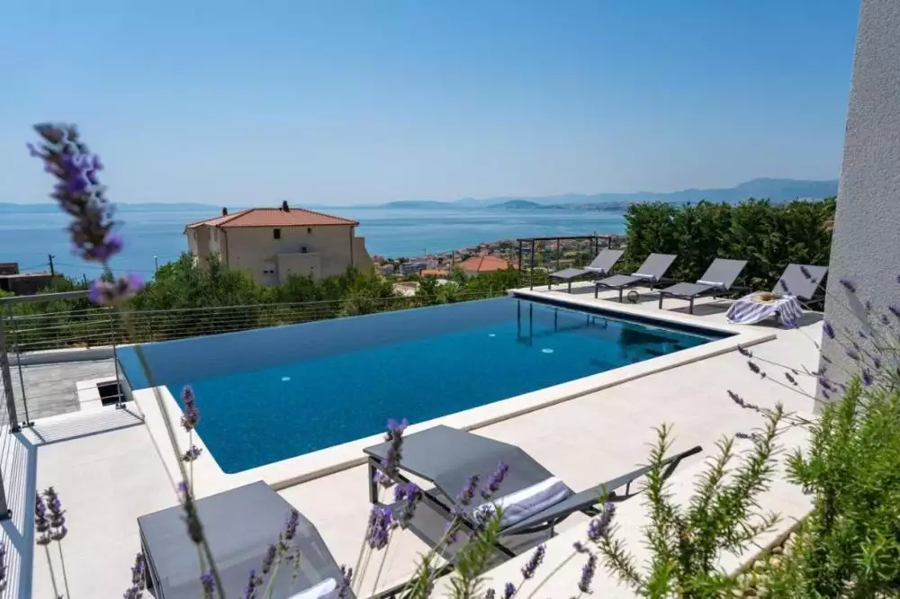Villa 320m² in Croatia, Split. Priced at 1550000€ rent photo-12