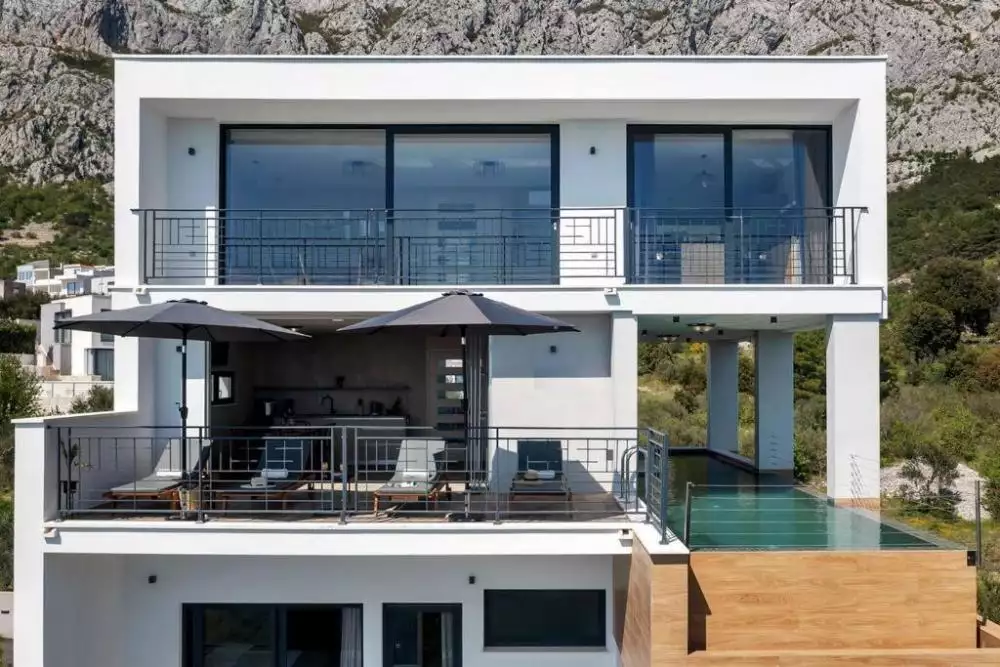 Villa 330m² in Croatia, Makarska. Priced at 1000000€ rent photo-6